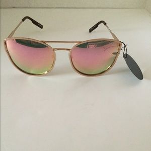 Quay Australia Authentic sunglasses